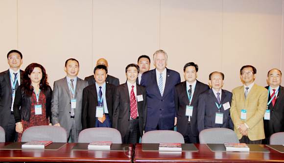 Photo of the Governor of Virginia with the China Delegation Leaders